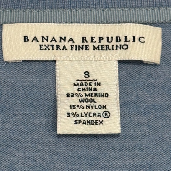 New without tags, Banana Republic, Extra Fine Merino wool, Blue size small. - Picture 3 of 3
